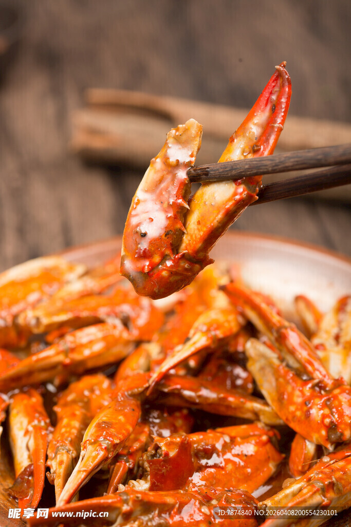 美味香辣蟹钳诱人时刻