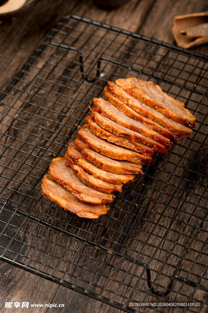 架上美味切片腊肉