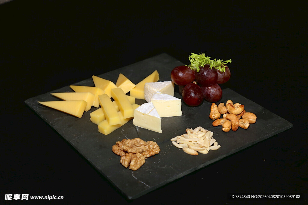 美味奶酪坚果水果拼盘