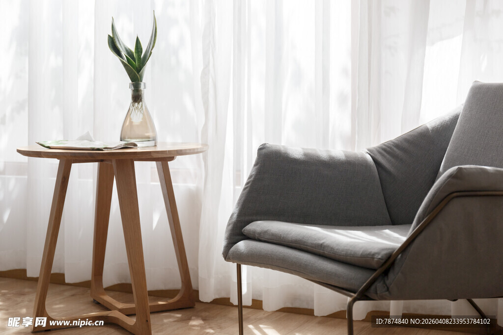 简约舒适客厅一角沙发摆件