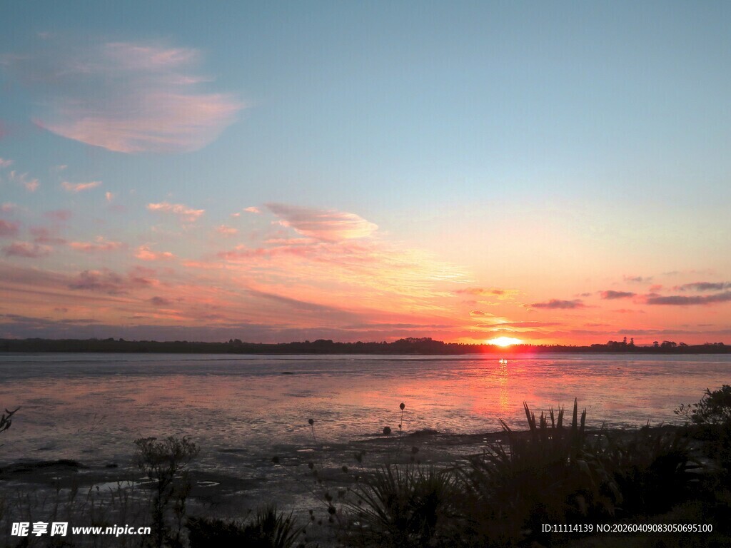 海边绝美日落景观