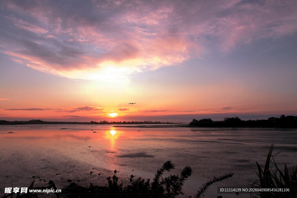 海滨绝美日落景观