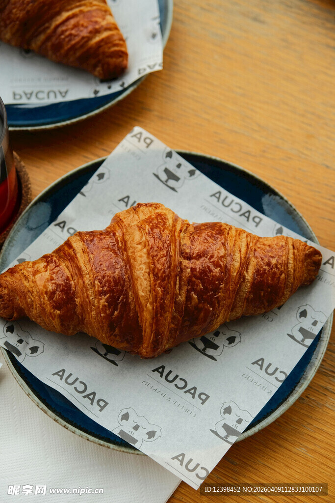 美味牛角面包特写