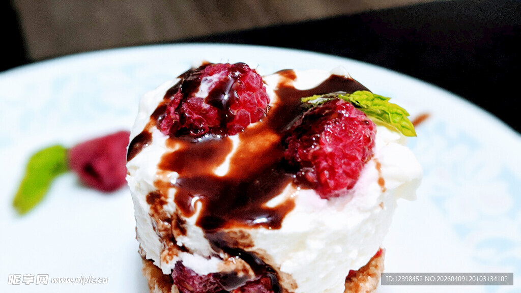 巧克力淋面甜点