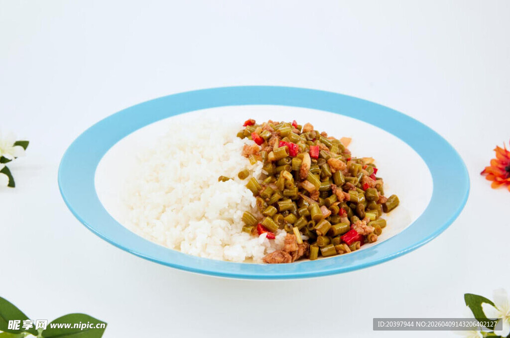 酸豆角肉沫盖饭