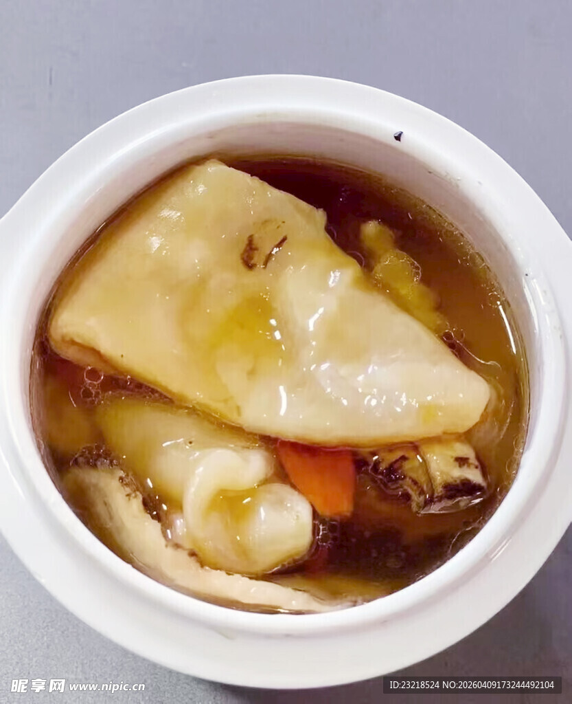 炖鱼胶汤