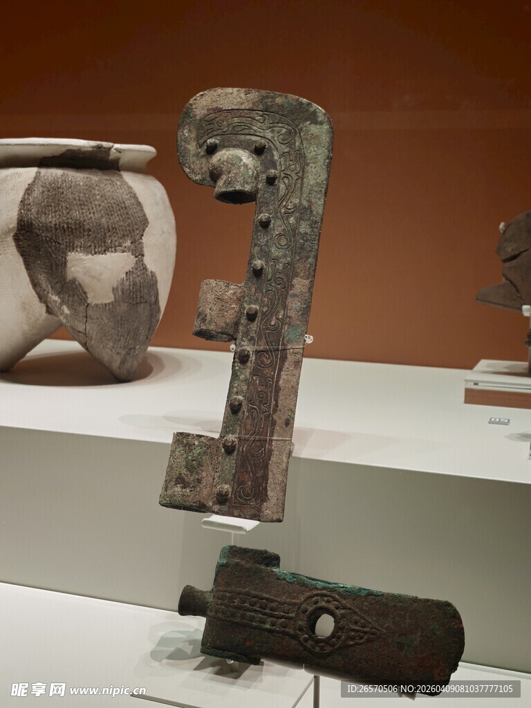 古代青铜部件文物展示