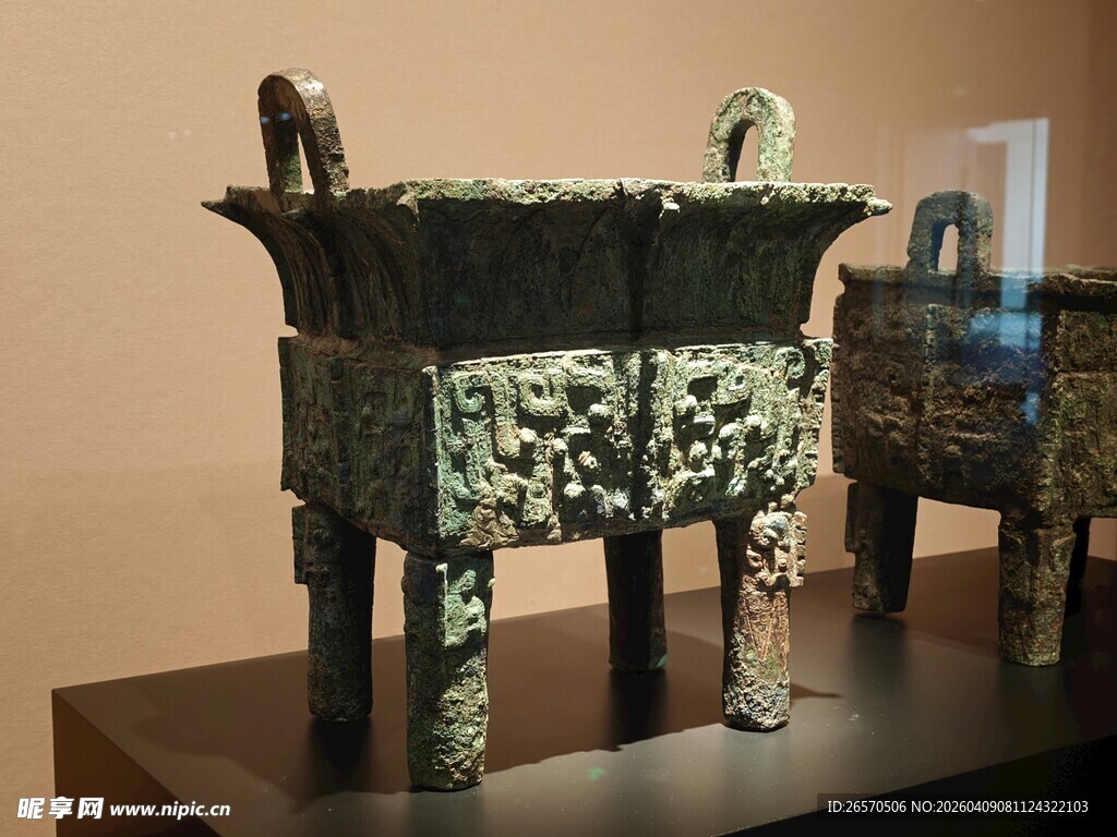 古代青铜鼎展示