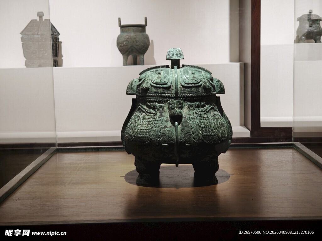 青铜古器展示于博物馆