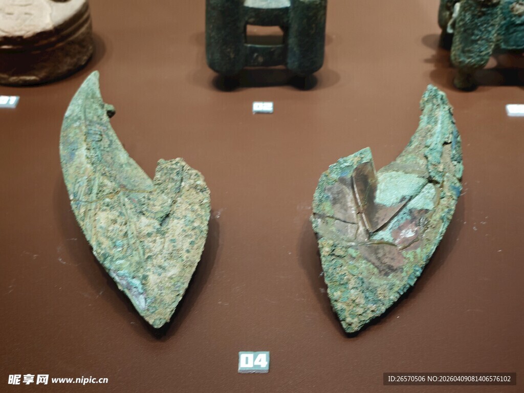 古代青铜残件文物展示