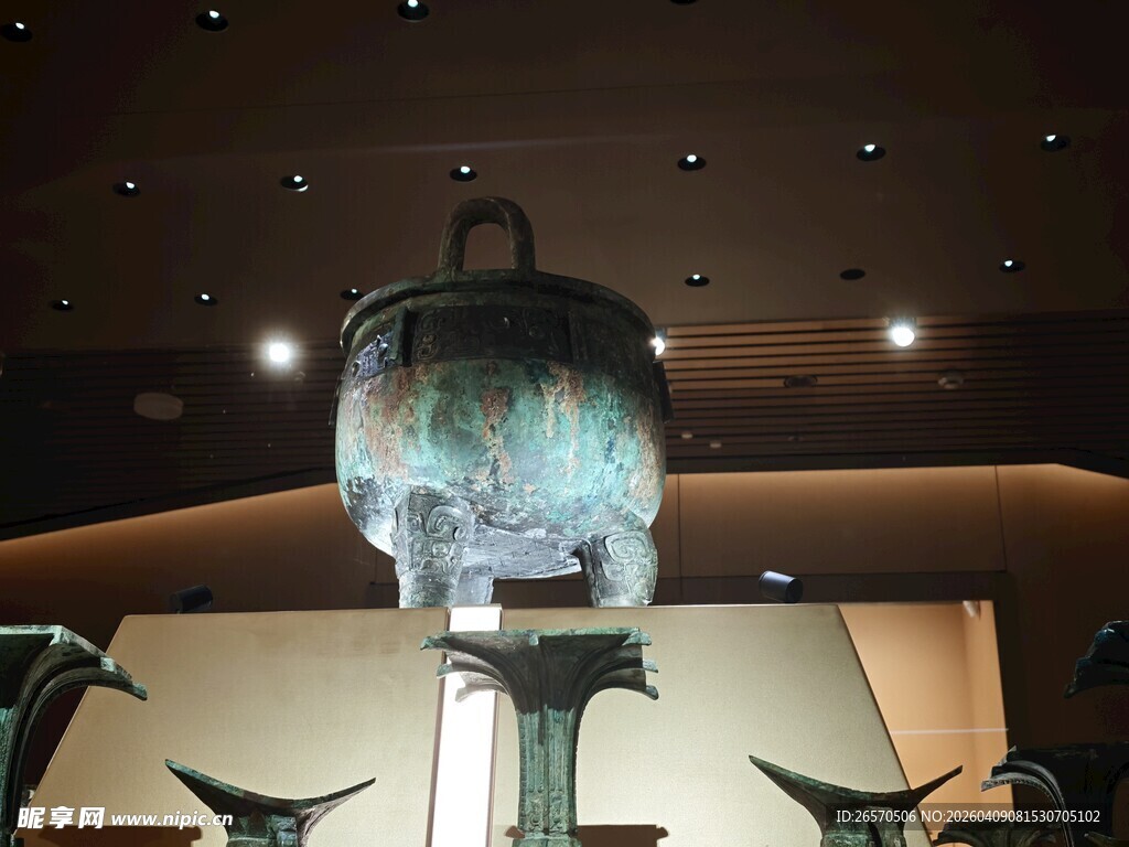 古代青铜器物展示