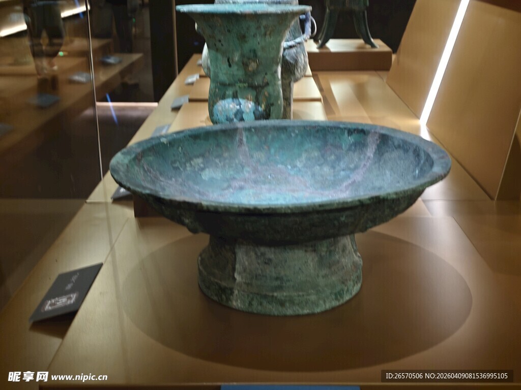 青铜古盆展示