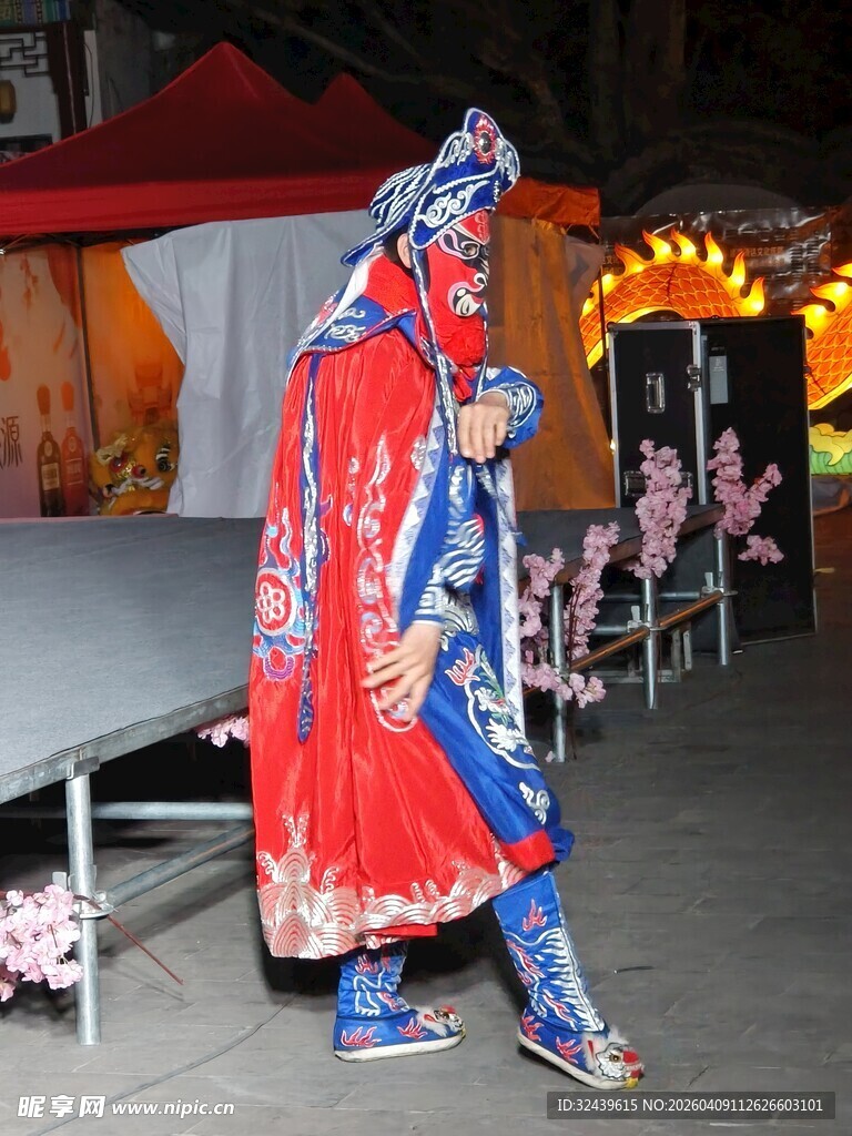 戏曲演员舞台精彩扮相