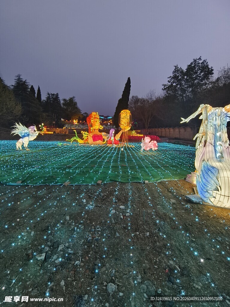 梦幻灯光秀夜景