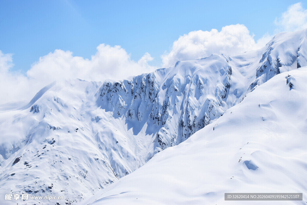 壮丽雪山景观