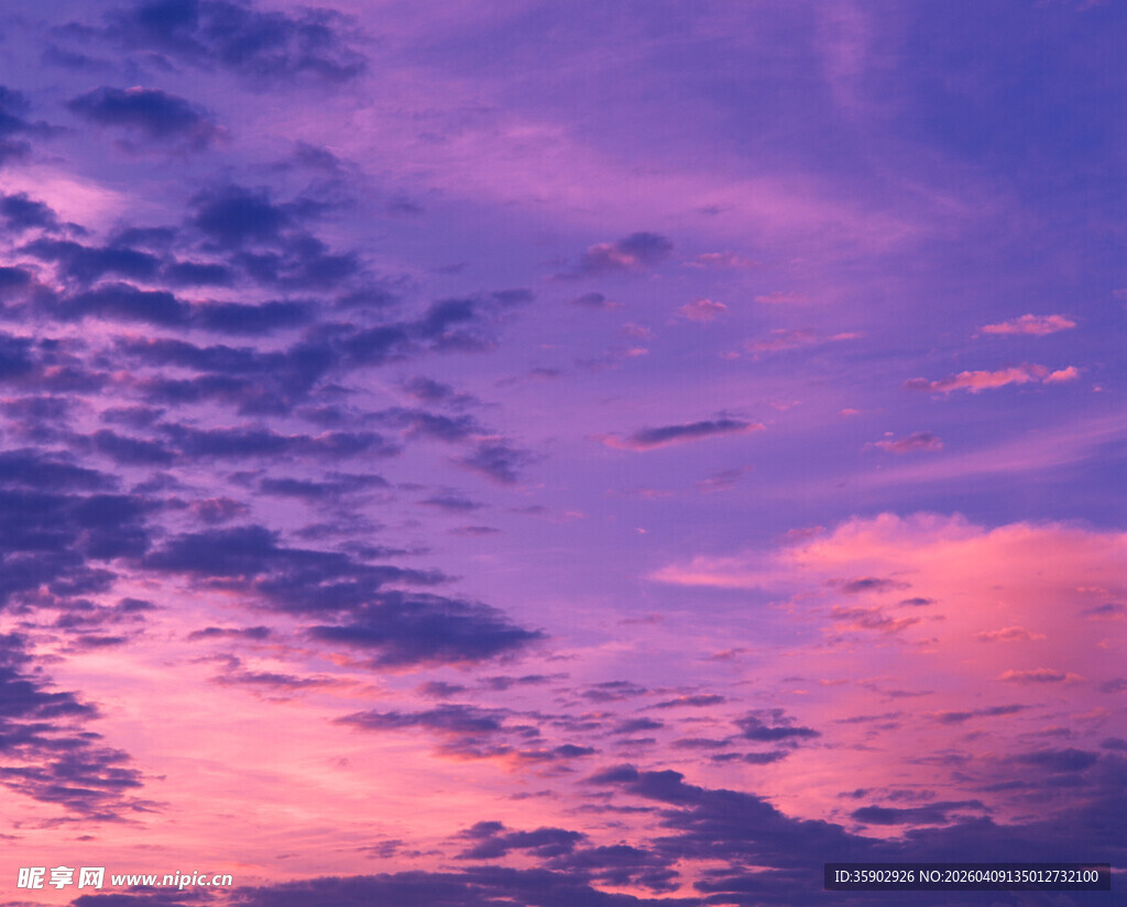 梦幻紫粉天空晚霞美景