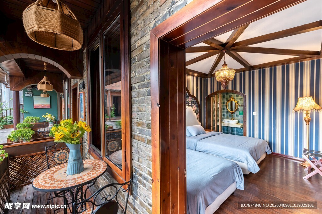 温馨木屋客房内景展示