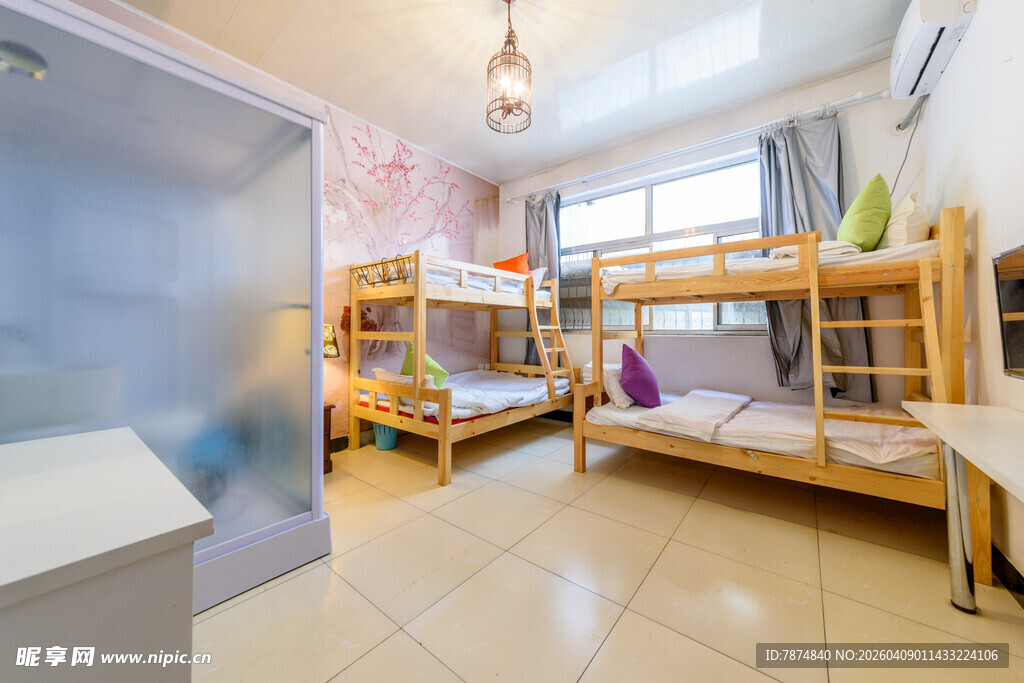 温馨宿舍内景