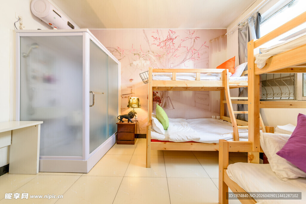 温馨女生宿舍室内场景