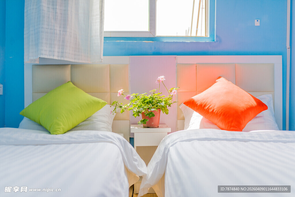 清新双床房 色彩缤纷装饰