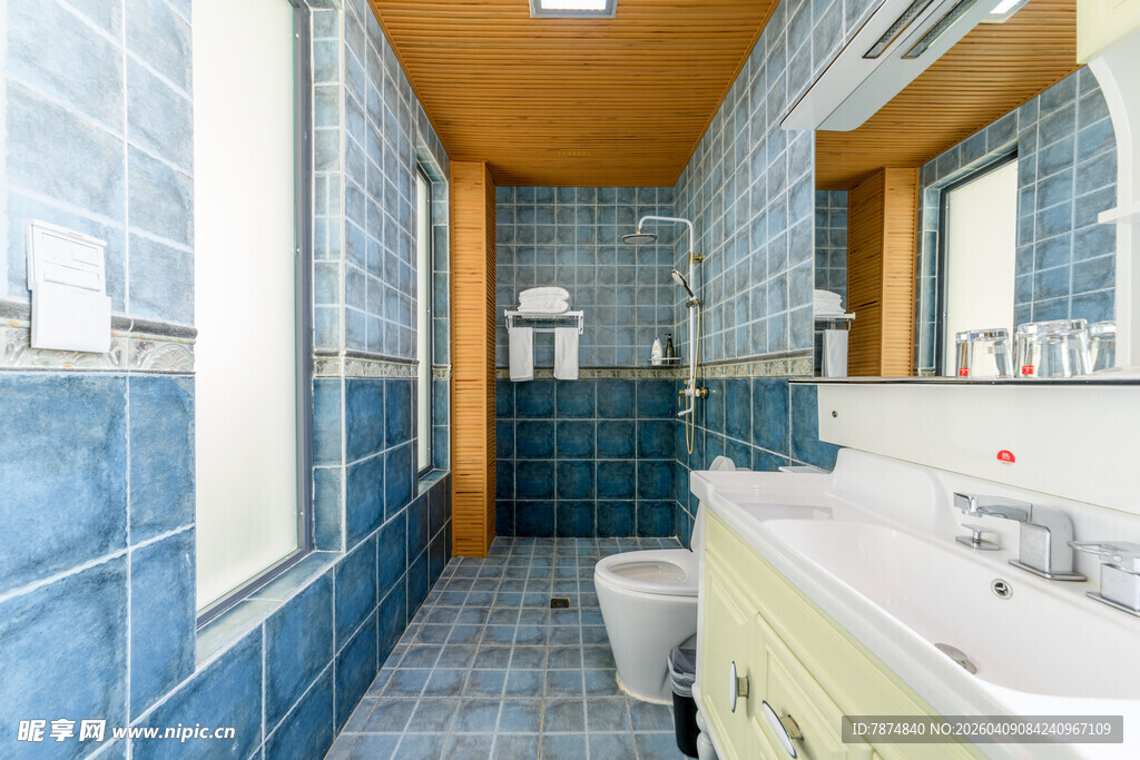 蓝色系清新风格卫生间