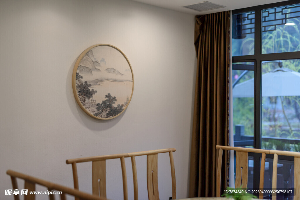 中式客厅一角的雅致陈设