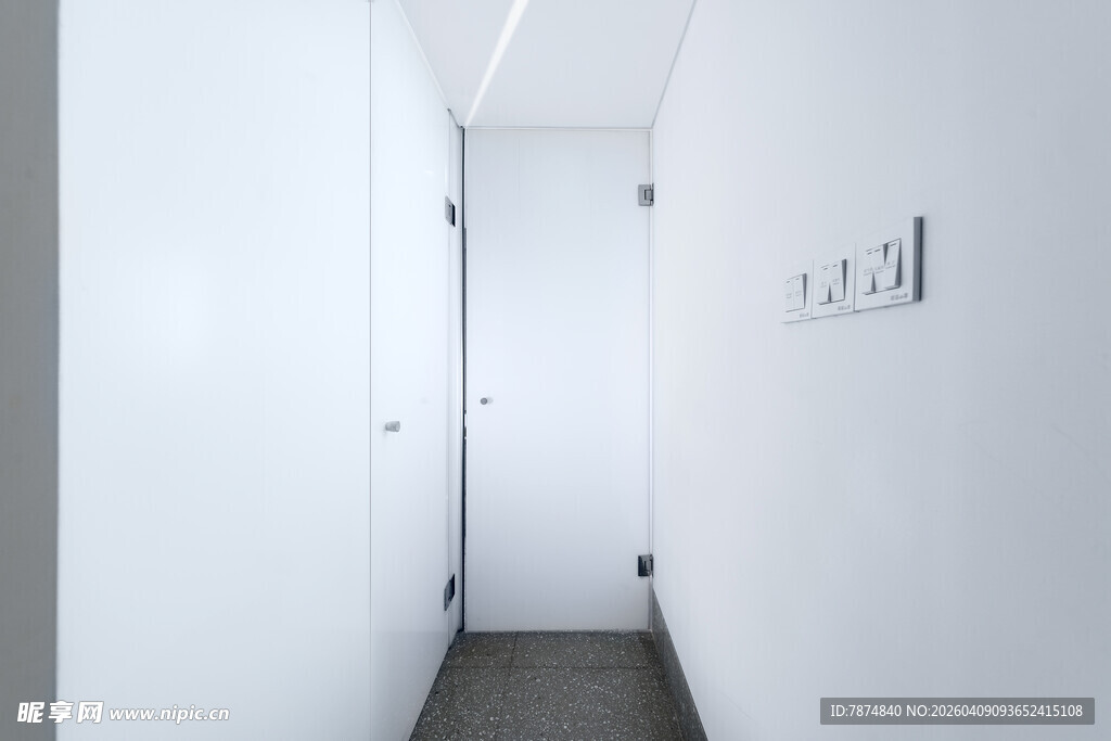 简约白色走廊空间