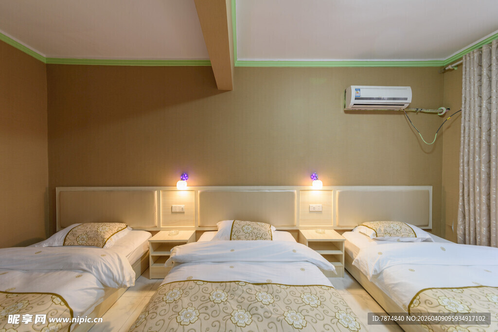 温馨三床卧室室内场景