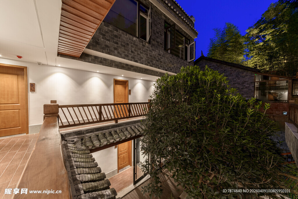 现代风格住宅户外夜景