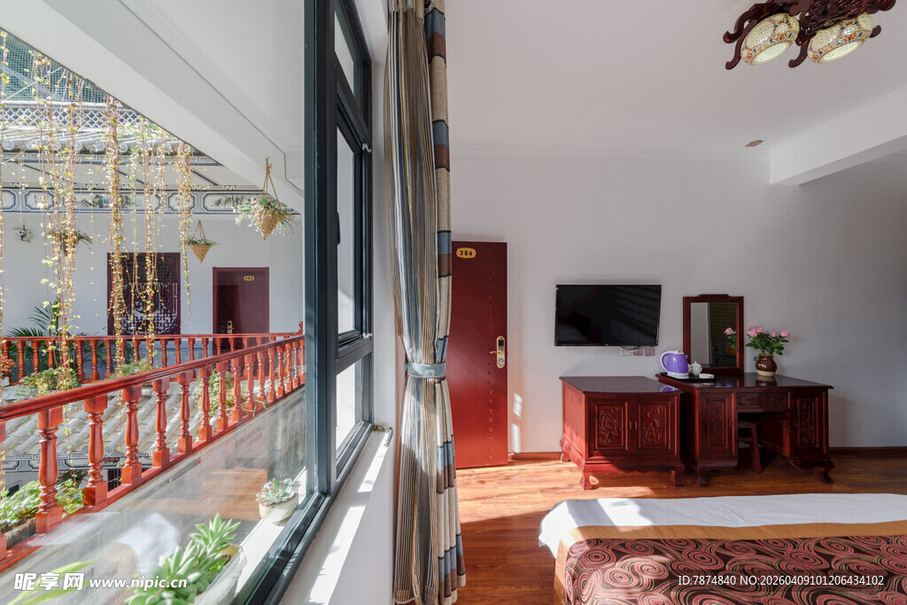 温馨卧室窗外景致