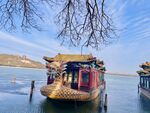 湖上中式游船