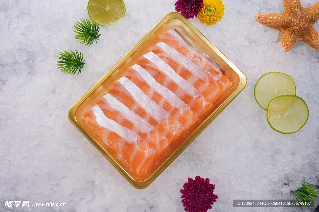 新鲜三文鱼切片摆盘