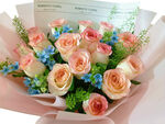 粉蓝玫瑰清新花束