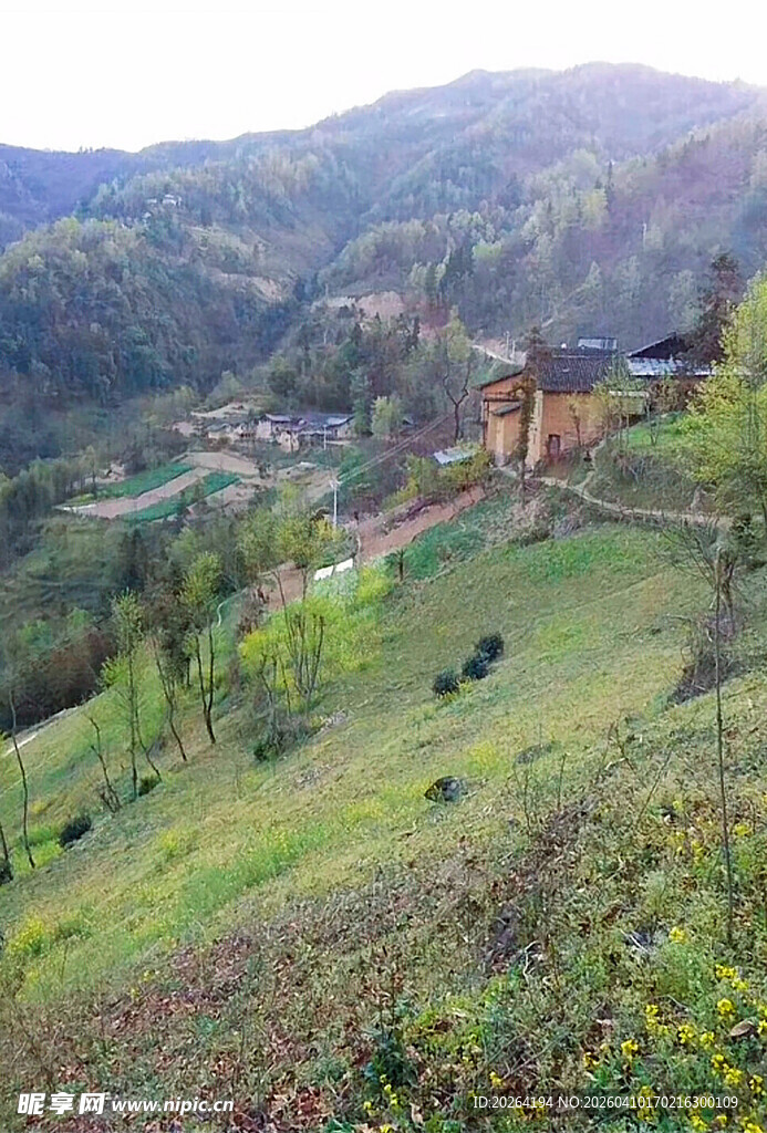 山间村落田园风光美景