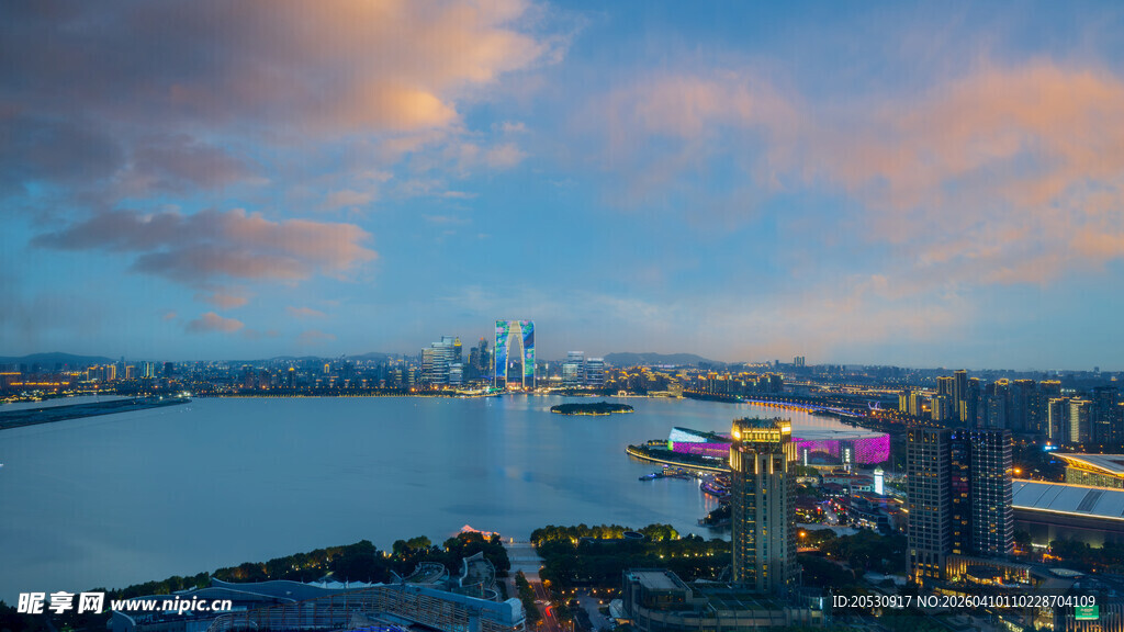 苏州金鸡湖工业园区晚霞夜景全景