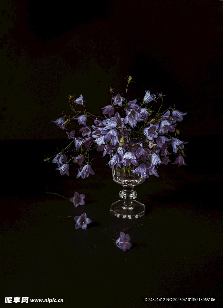 紫色梦幻花卉装饰摆件