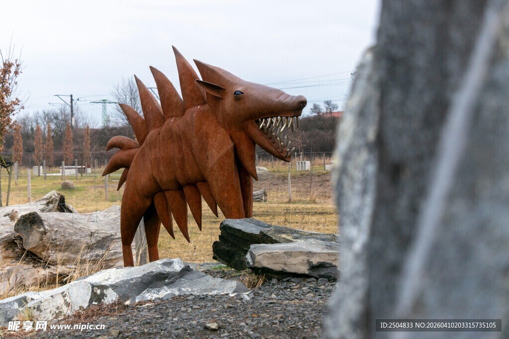 户外独特造型的金属刺猬雕塑