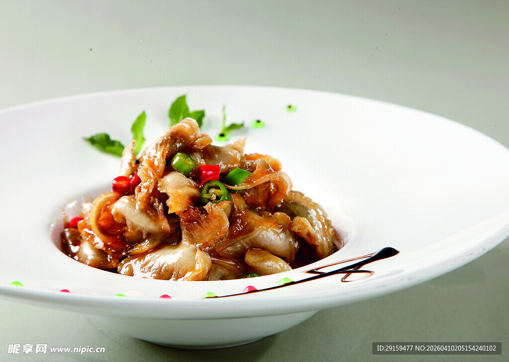 香辣美味的特色凉拌猪耳