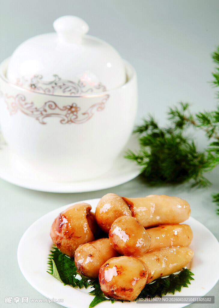 陶瓷餐具搭配美味香肠