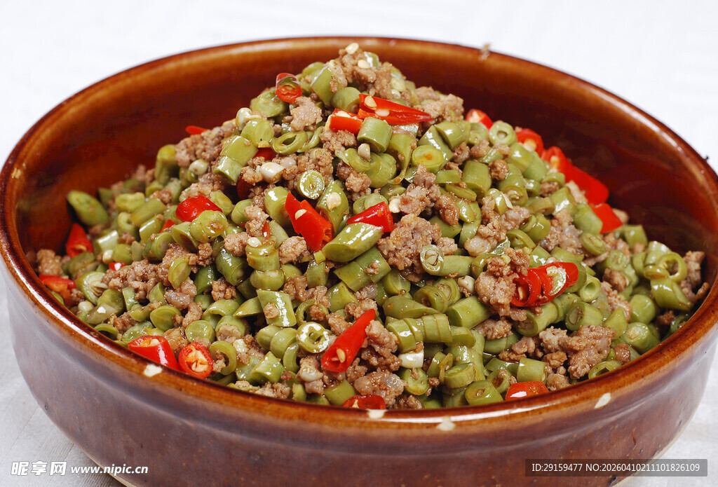 碗中美味青豆红椒碎