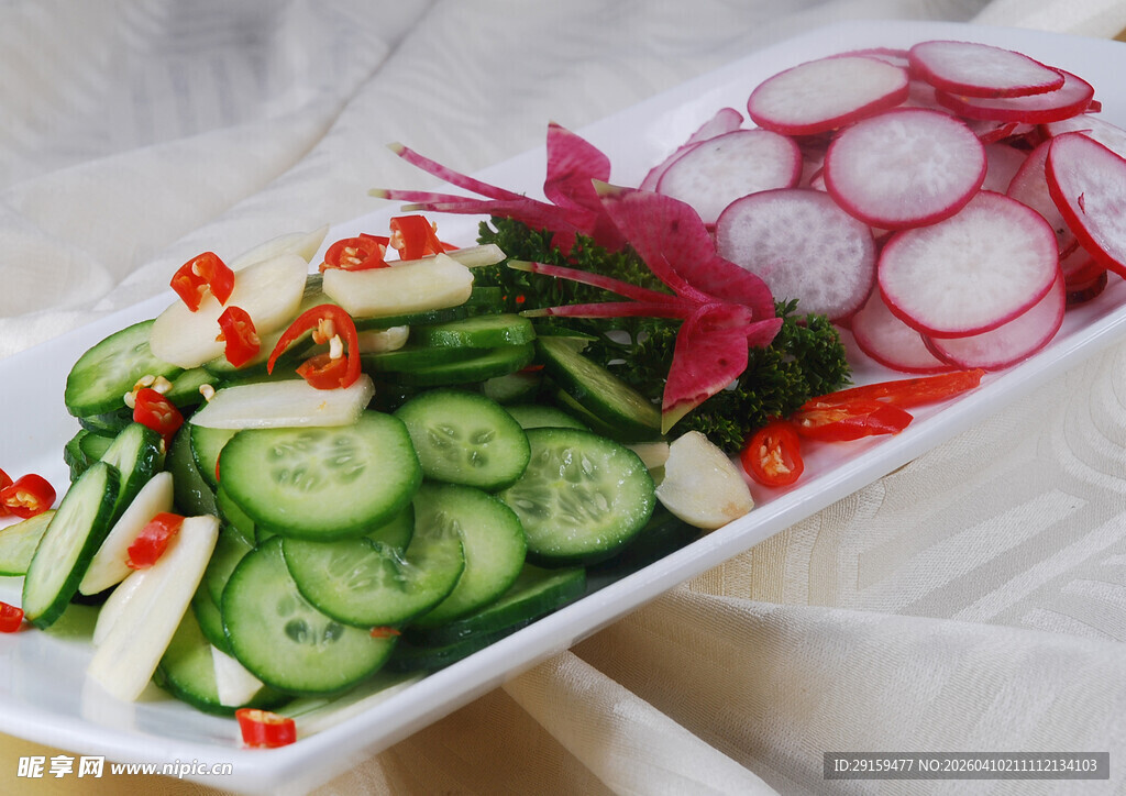 清爽凉拌时蔬拼盘