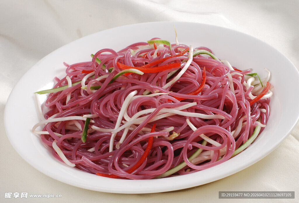 紫甘蓝芽菜凉拌面