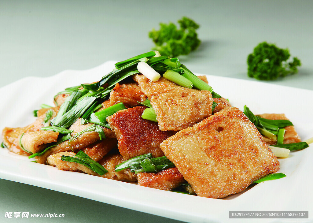 香煎豆腐配青椒肉片