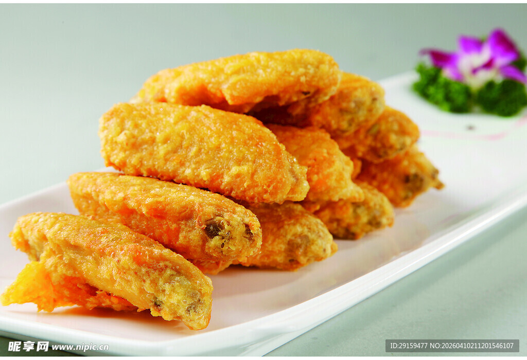 金黄酥脆炸春卷