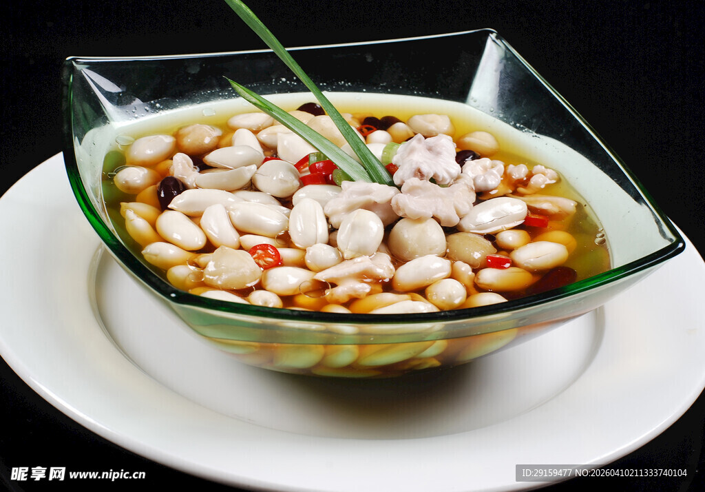 玻璃碗中的美味杂豆汤