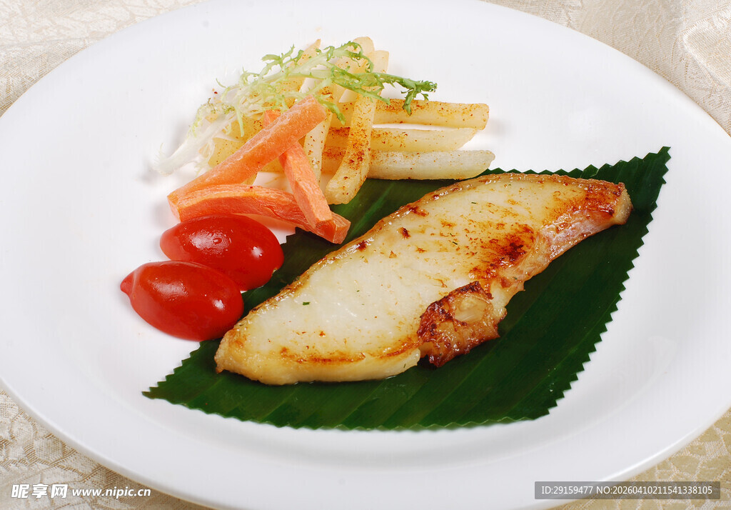 日式香煎鳕鱼配蔬菜