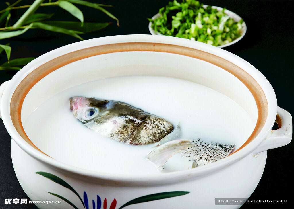 砂锅鲜鱼汤