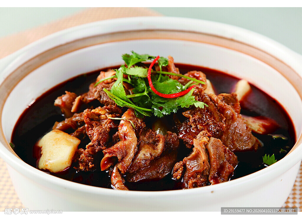 美味红烧牛肉砂锅