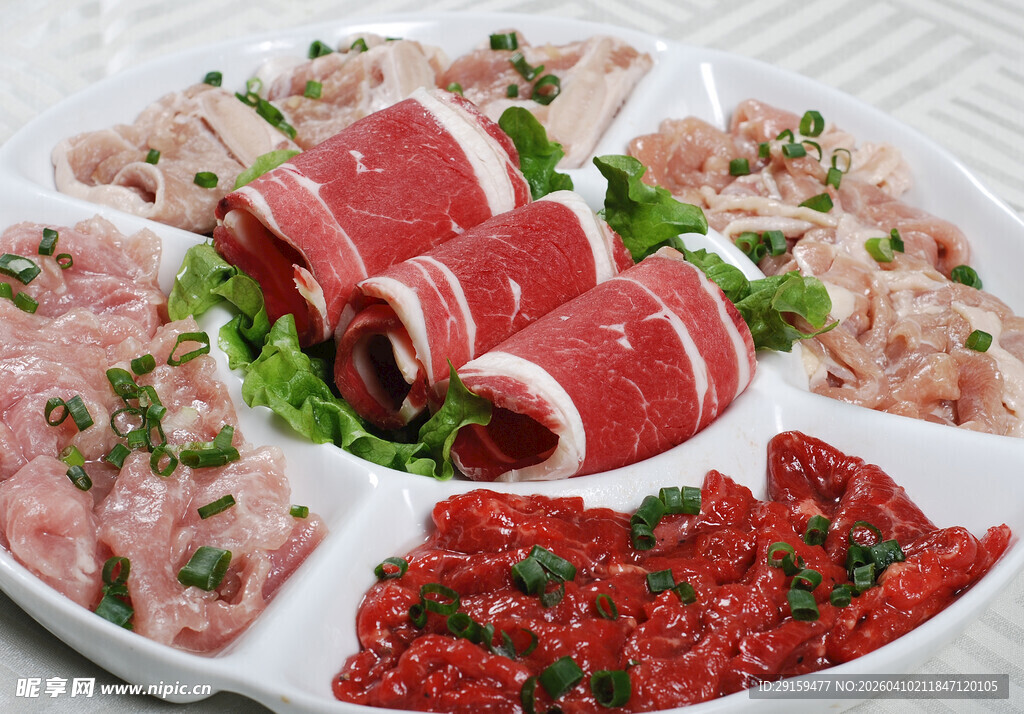 丰盛肉类拼盘