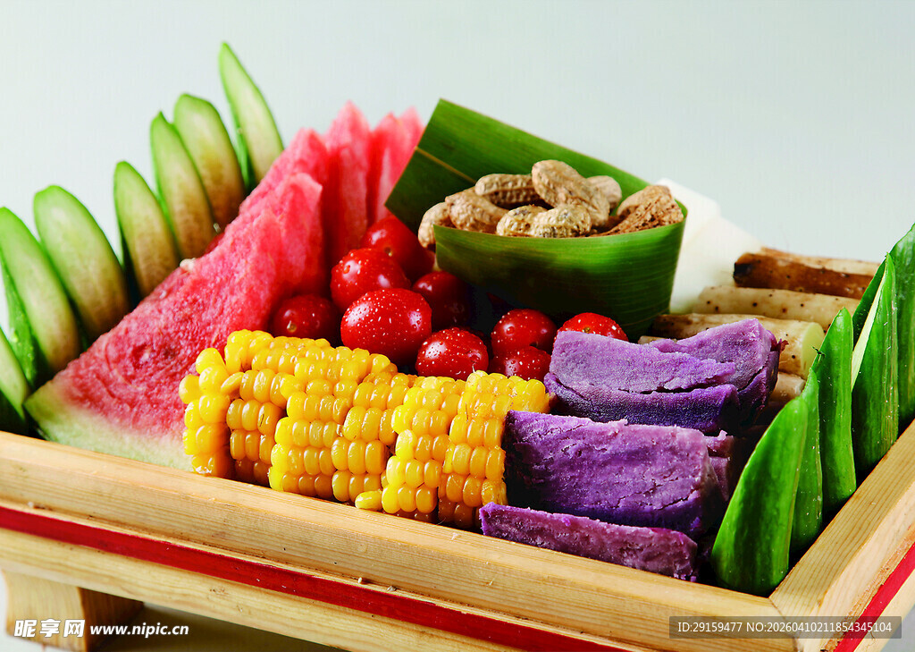 缤纷多彩果蔬拼盘